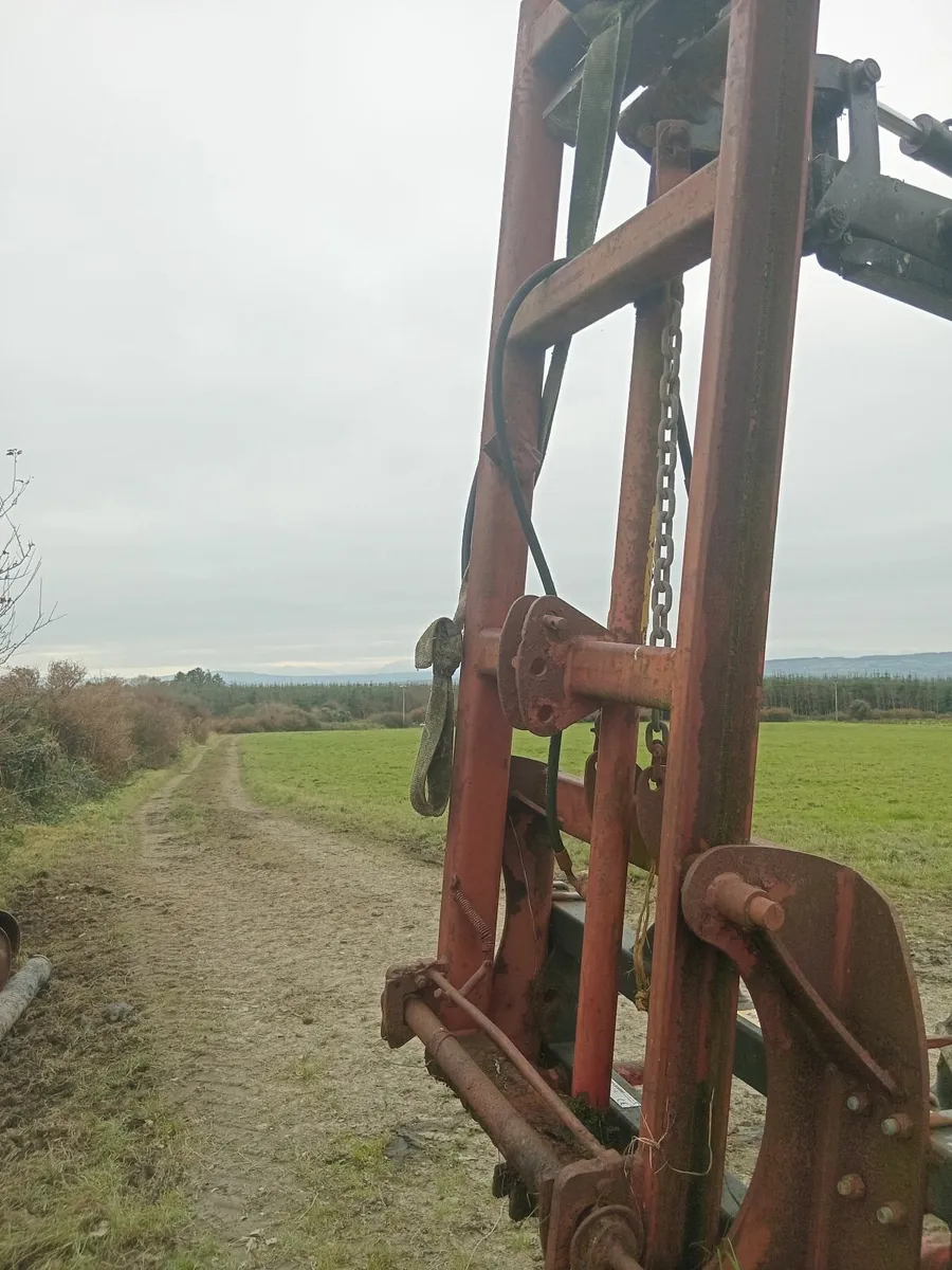 Fleming heavy duty bale spike and Mast - Image 2