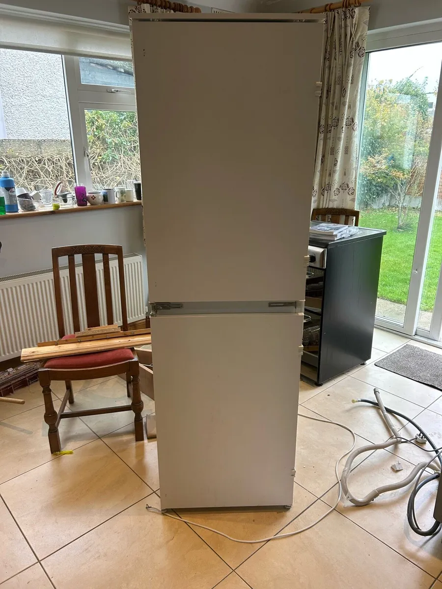 Electrolux integrated fridge freezer - Image 2