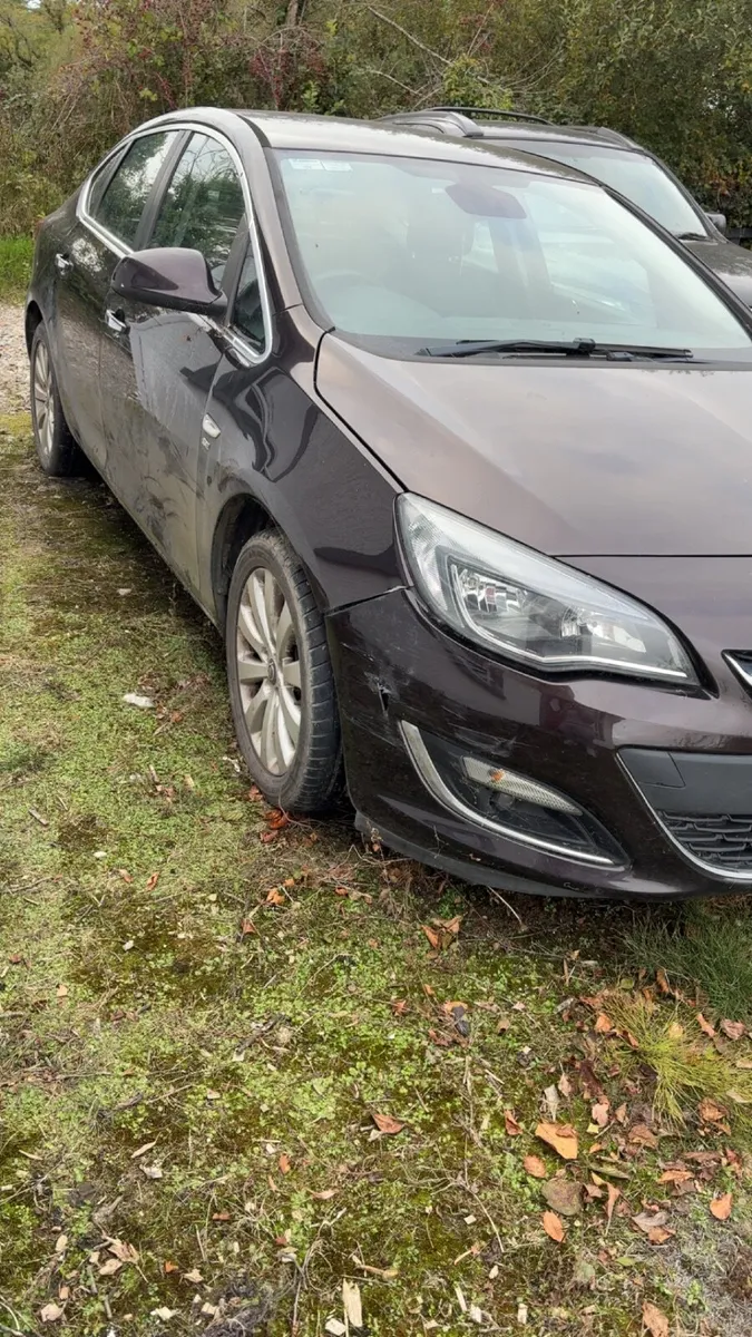 Opel Astra 2013 - Image 2