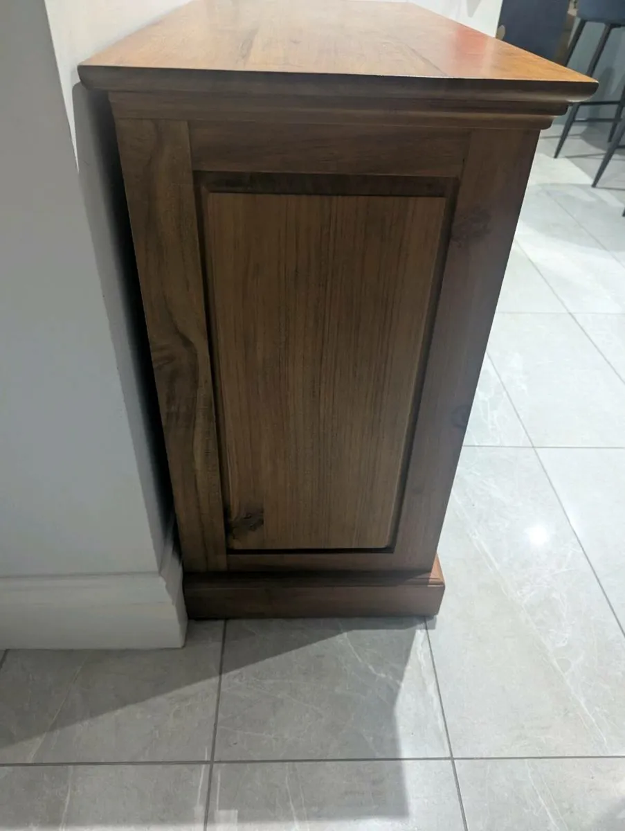 Solid Oak TV cabinet - Image 2