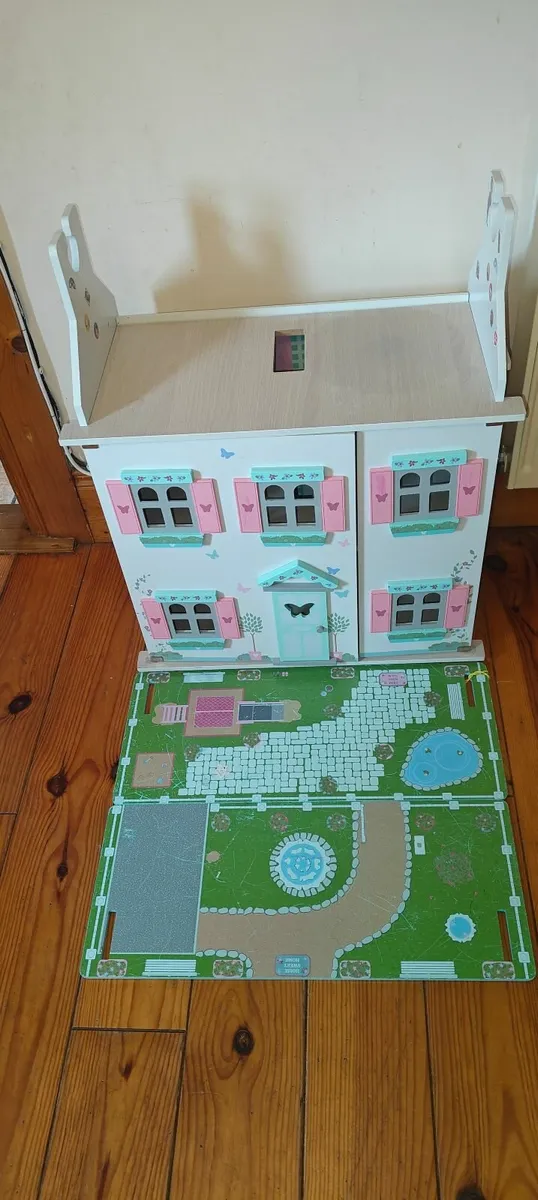 Dolls house - Image 1