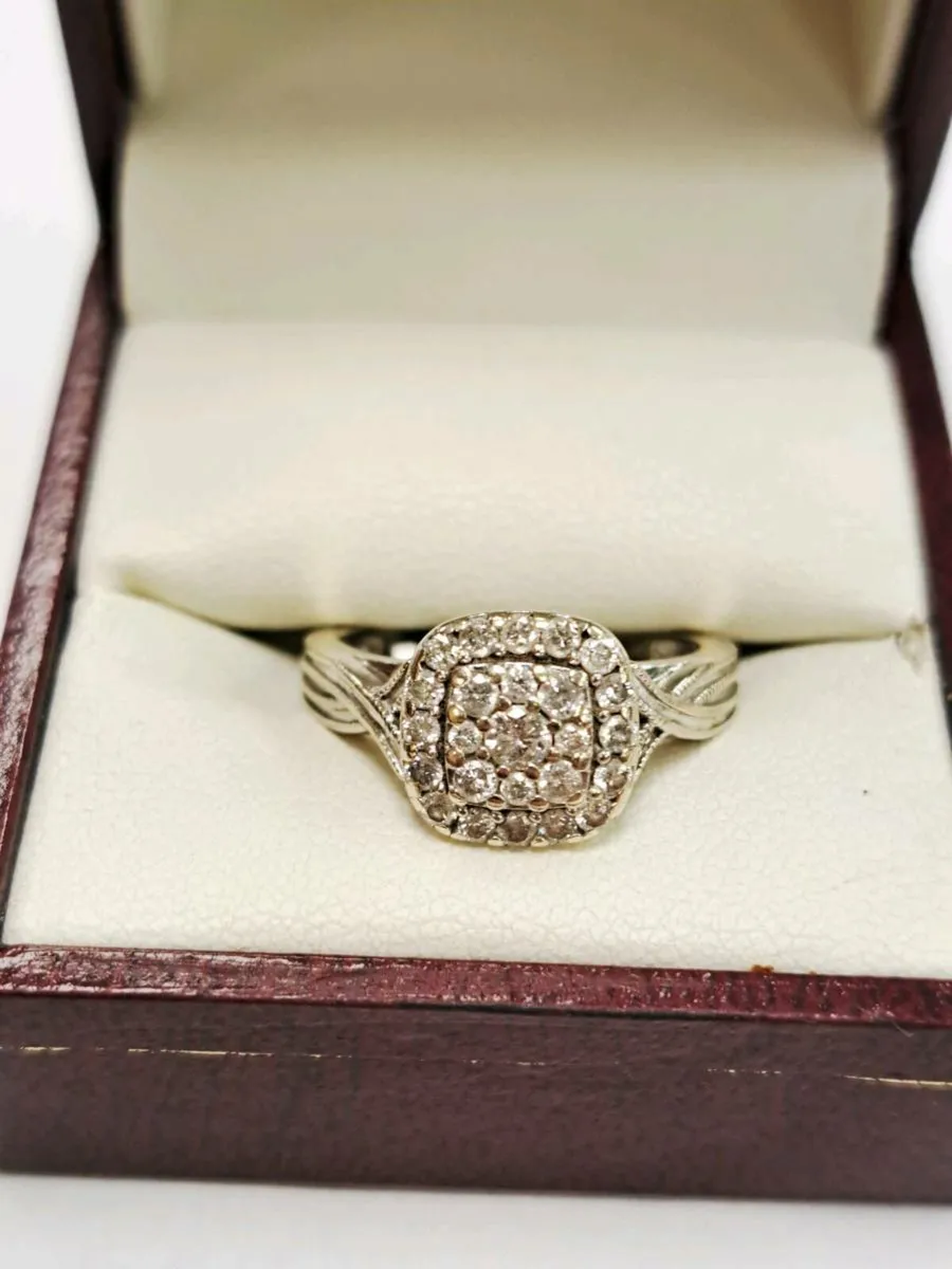 9K White Gold Diamond Ring 9CT - Image 1