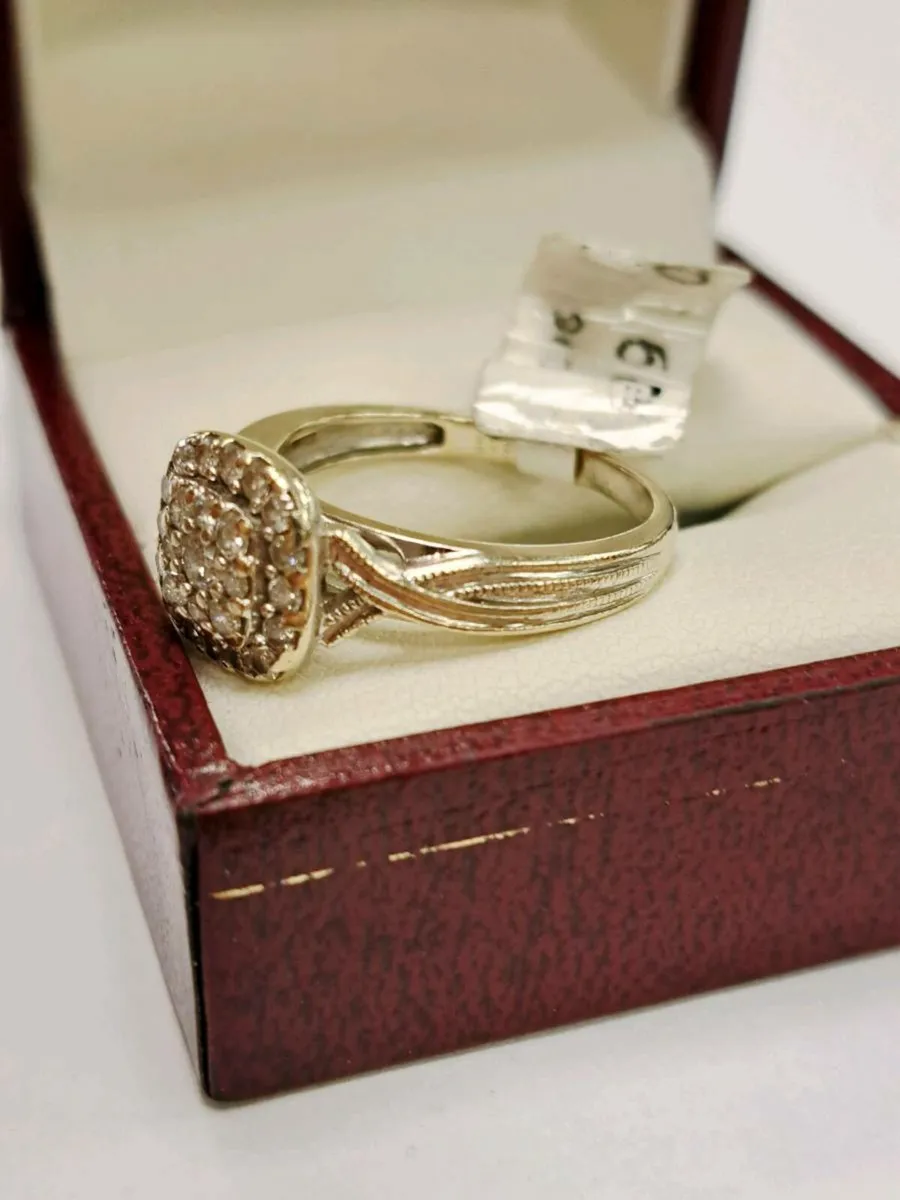 9K White Gold Diamond Ring 9CT - Image 2