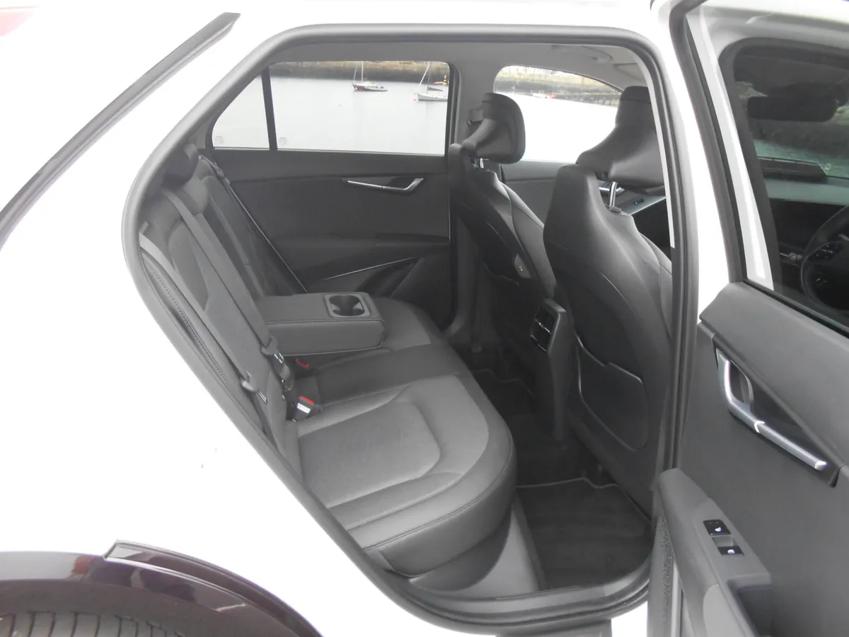 Kia Niro K3 Special Edition PHEV 2025 - Image 4