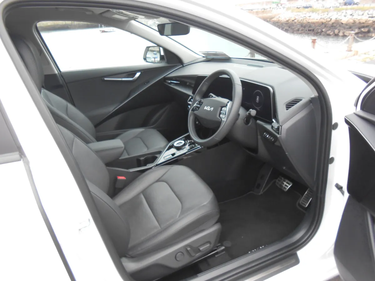 Kia Niro K3 Special Edition PHEV 2025 - Image 3