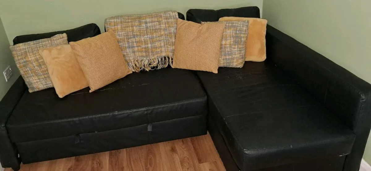 Free sofabed with storage - Image 1