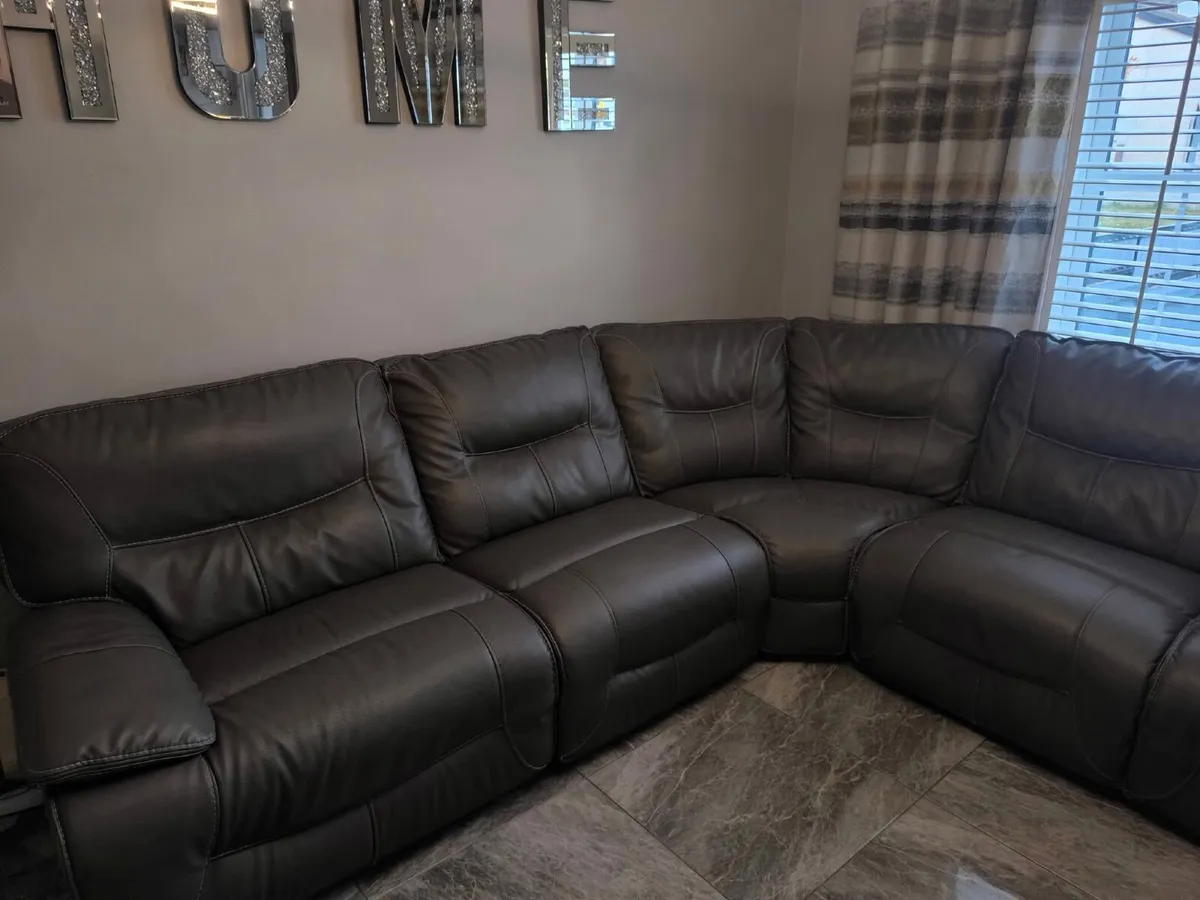 Sofa corner - Image 1