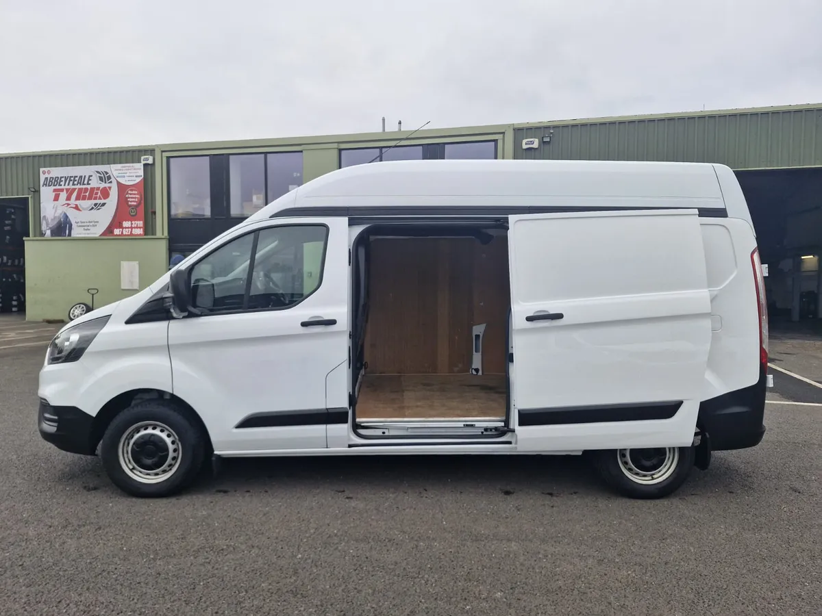 Ford Transit 2021 - Image 2