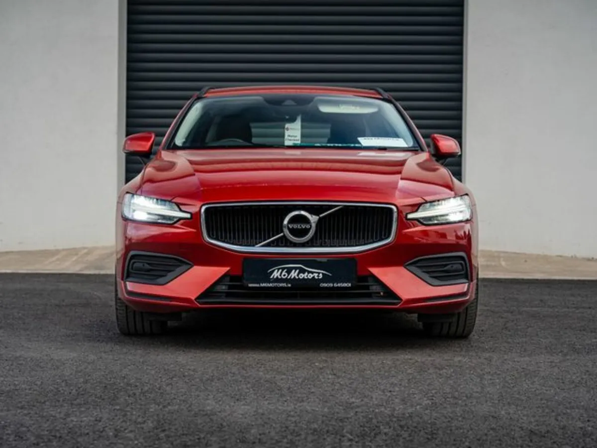 Volvo V60 D4 MOMENTUM PLUS - Image 2
