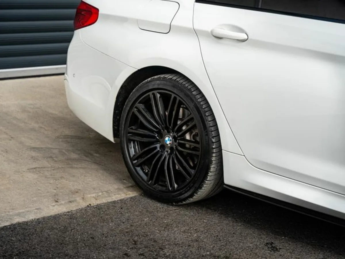 BMW 5-Series 520D MSP ZM6N 4DR Auto - Image 3