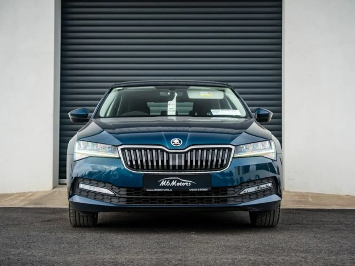 Skoda Superb AMB 2.0tdi 150HP 5DR - Image 2