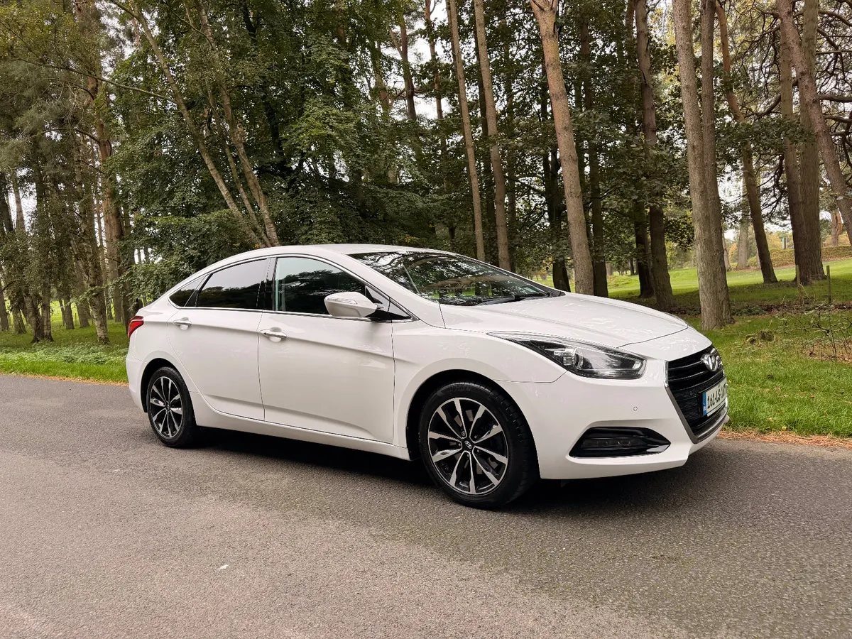 Hyundai i40 2016 Nice Spec Automatic - Image 1