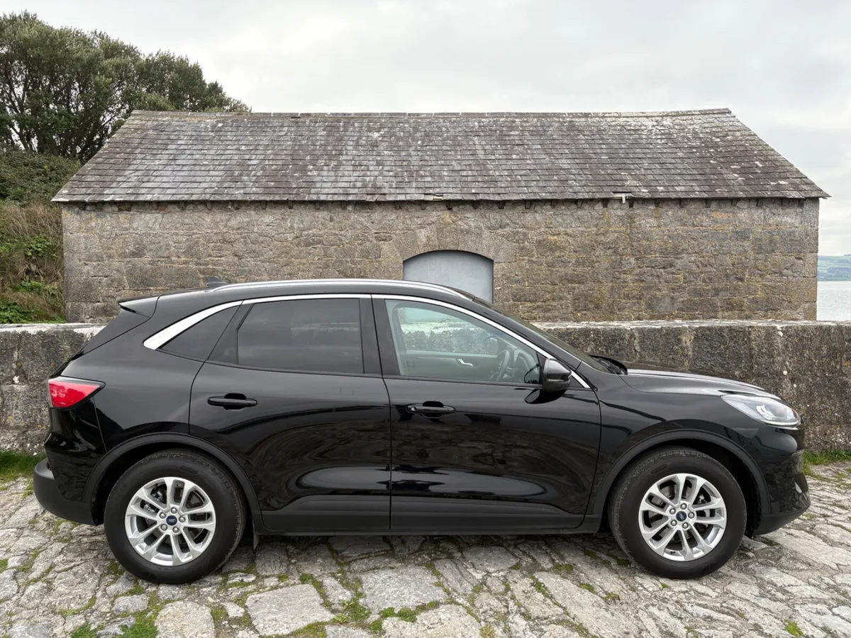 2022 Ford Kuga TDCI Titanium - Image 3