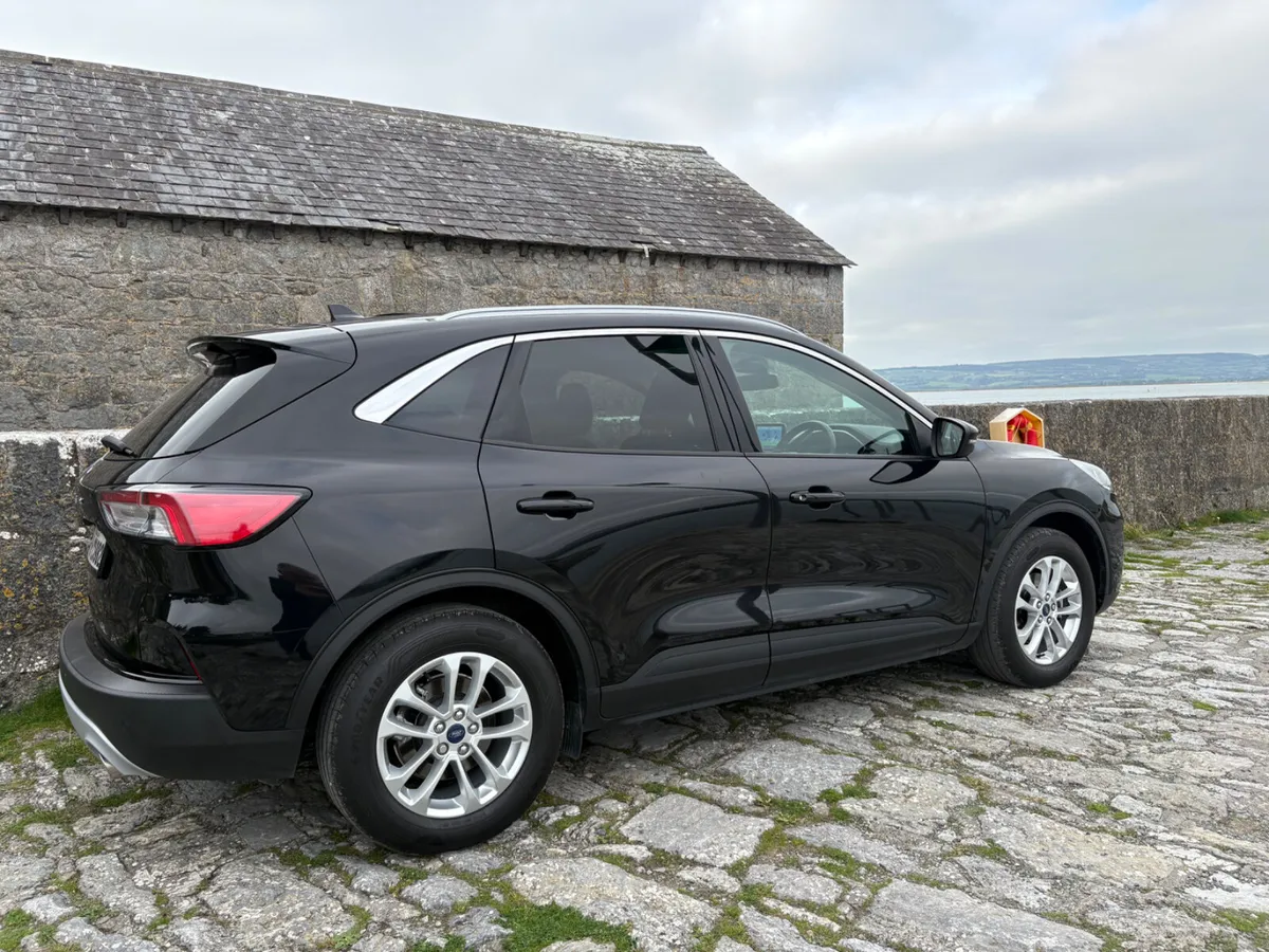 2022 Ford Kuga TDCI Titanium - Image 4