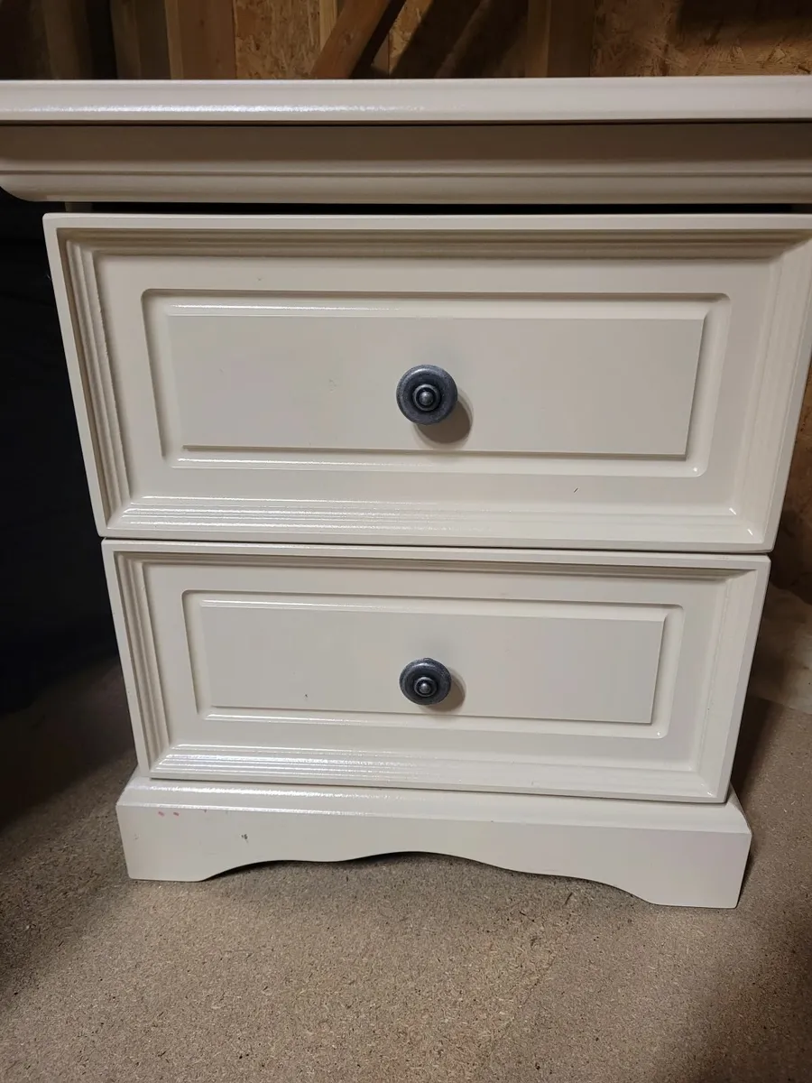 Ivory/cream bedside lockers - Image 1