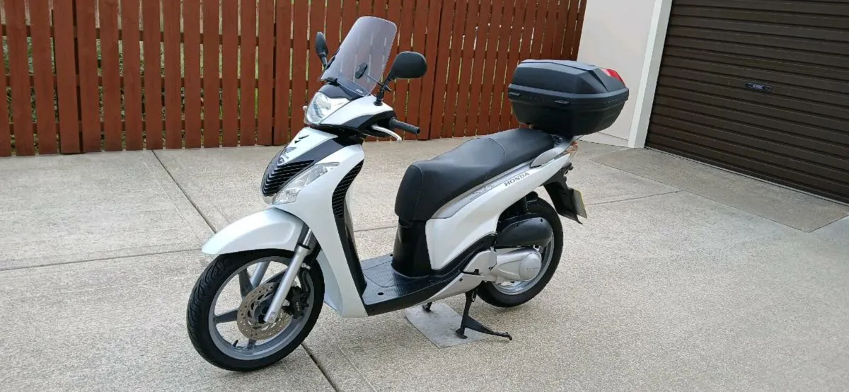 2011 Honda SH125i (£1300stg) - Image 2