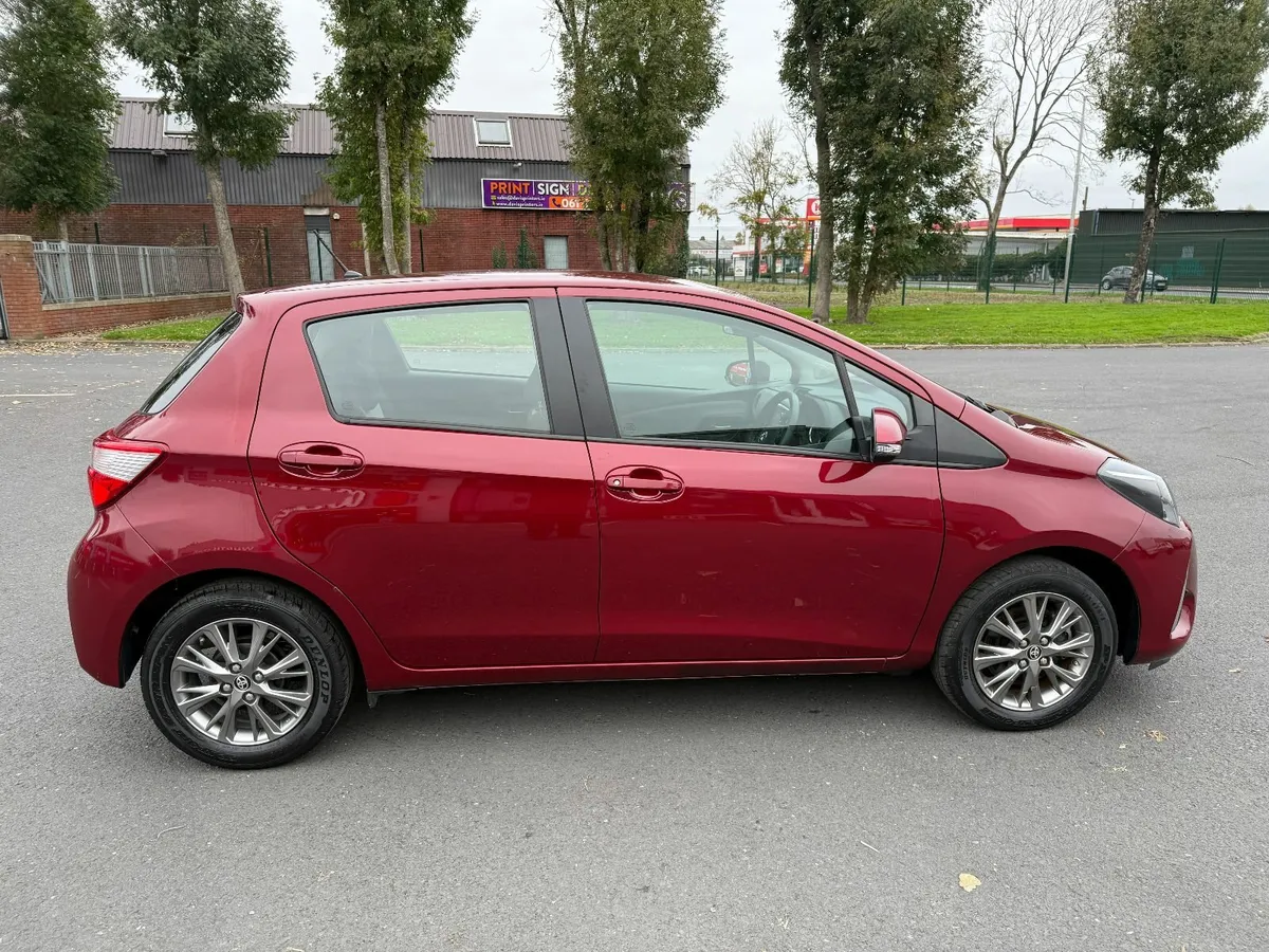 Toyota Yaris 2018 LUNA nct,tax - Image 2