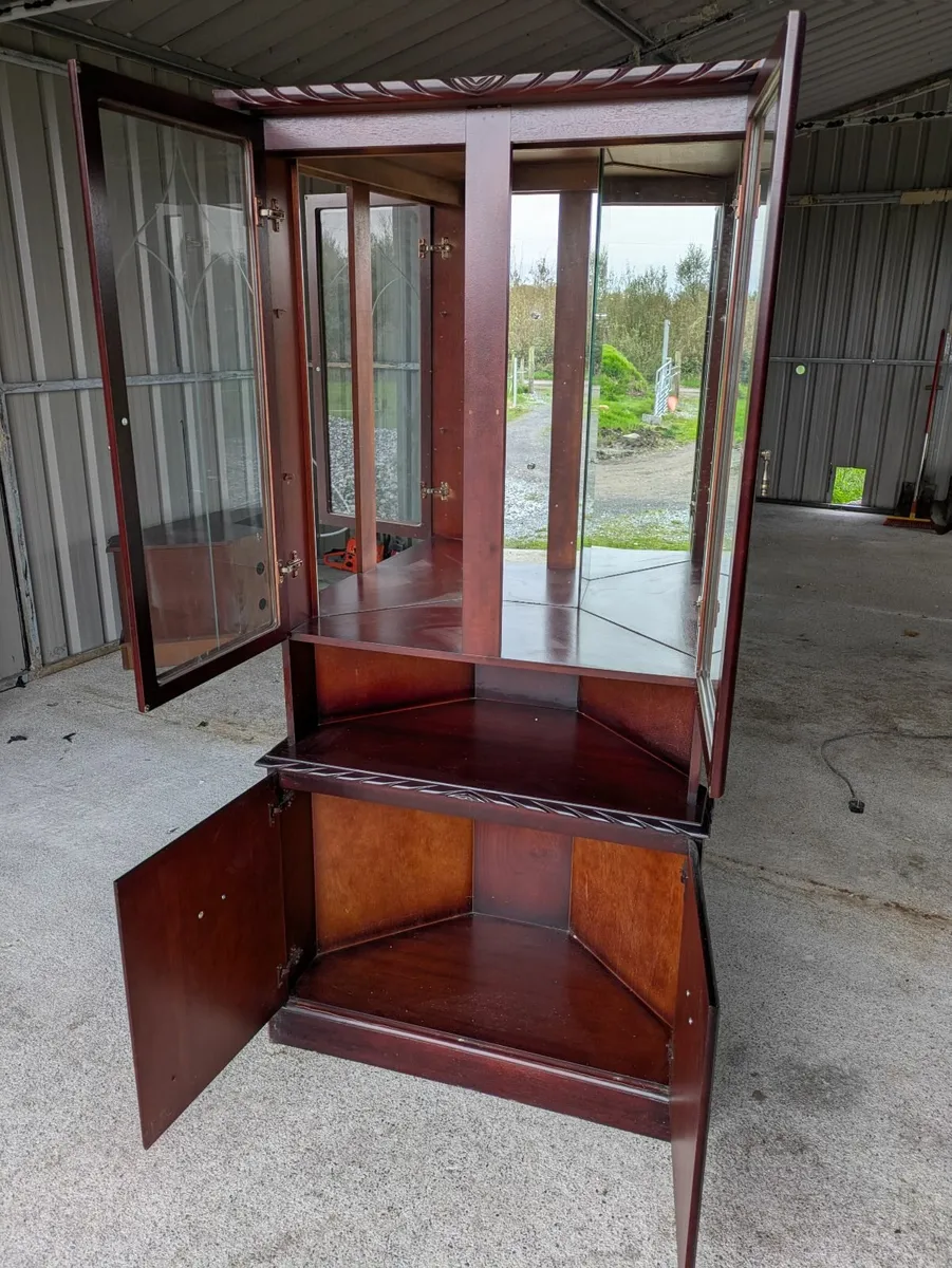 Rossmore display corner cabinet - Image 1