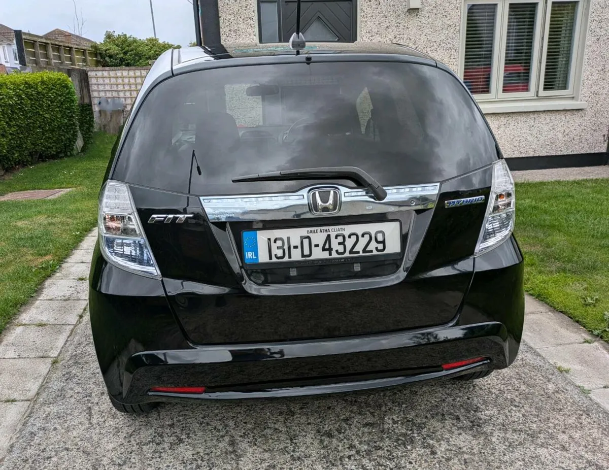 Honda Fit 2013 - Image 2