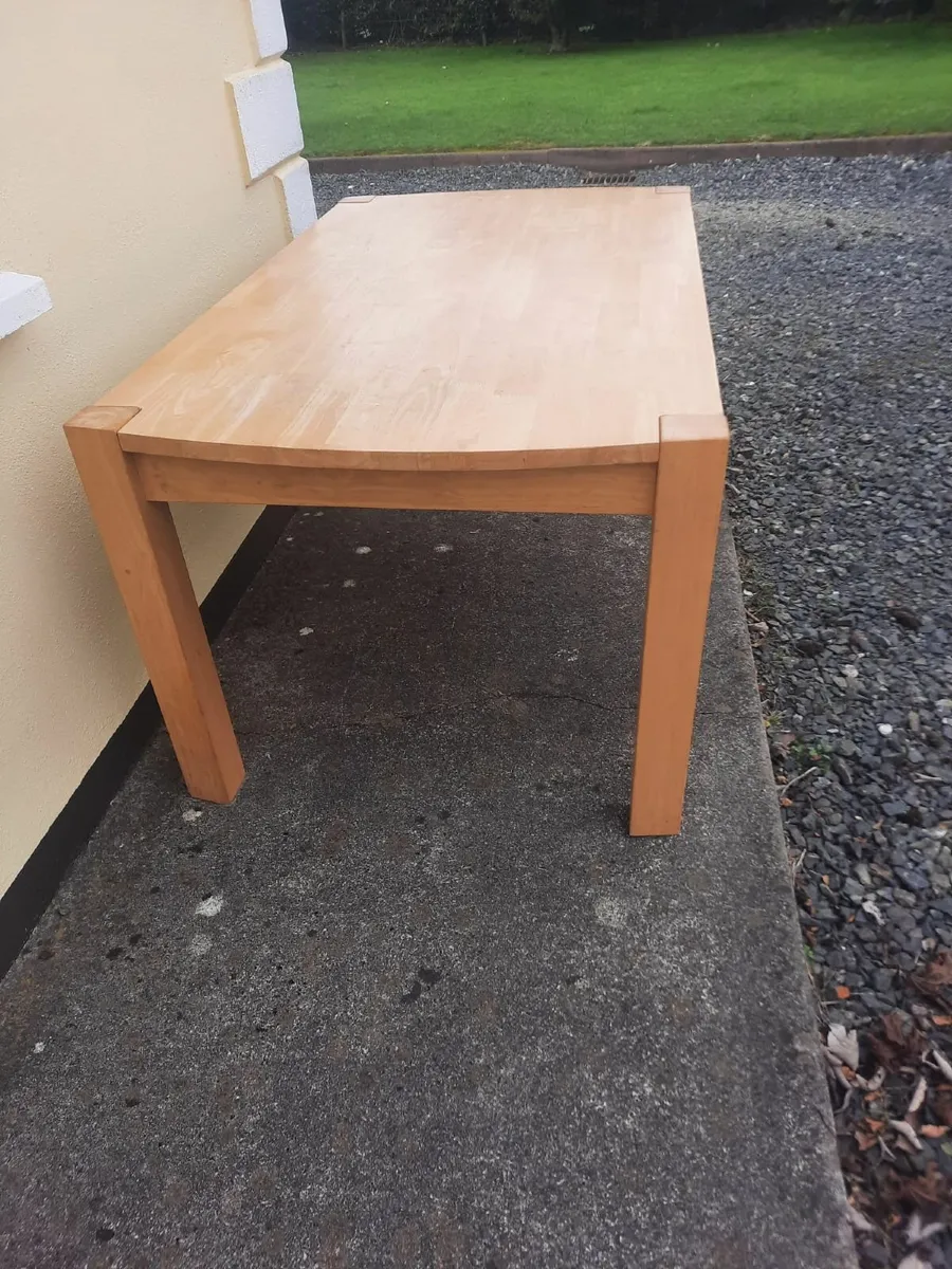 Kitchen table - Image 1