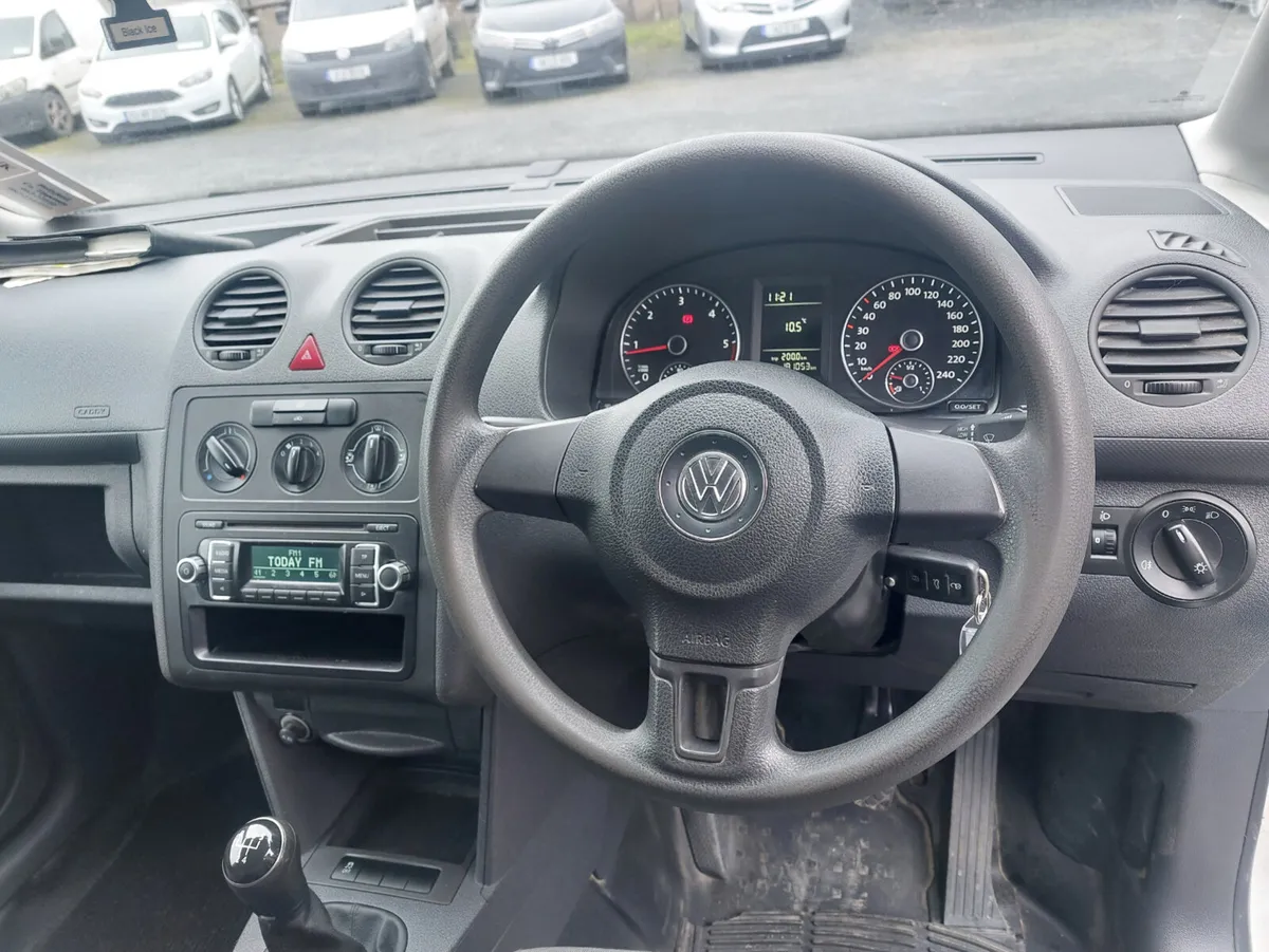 Volkswagen Caddy 2015 - Image 2