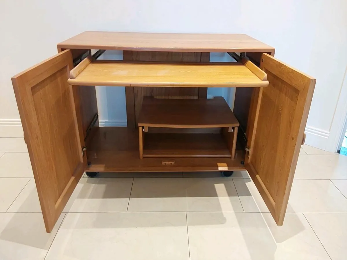 Ercol Windsor computer cabinet - Image 3