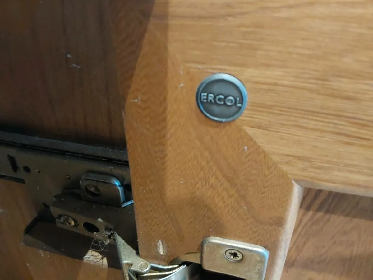 Ercol Windsor computer cabinet - Image 4