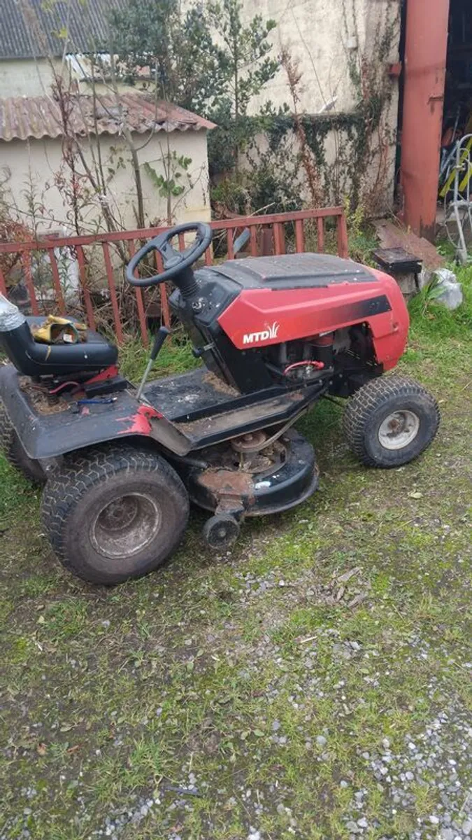 MTD ride on lawnmower - Image 3