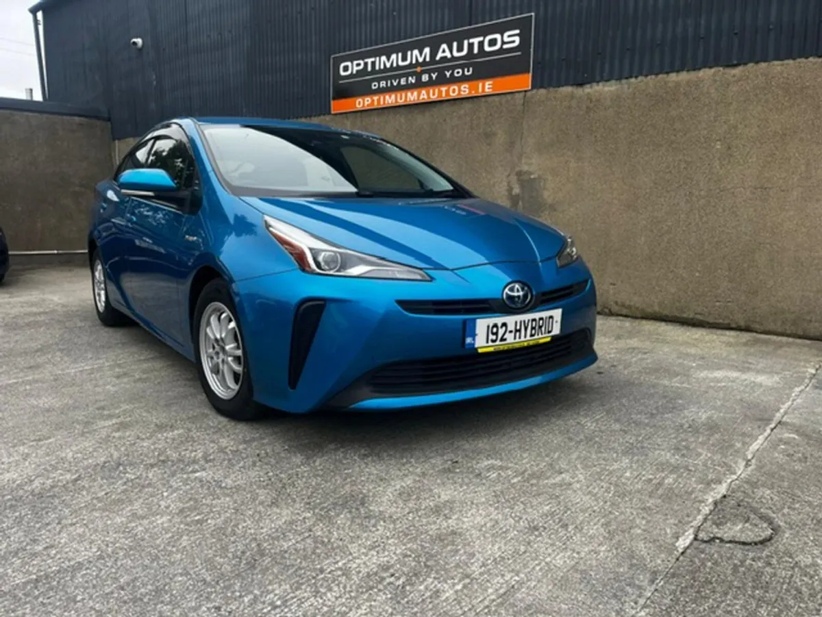 Toyota Prius AUTOMATIC SELF CHARGING HYBRID - Image 2