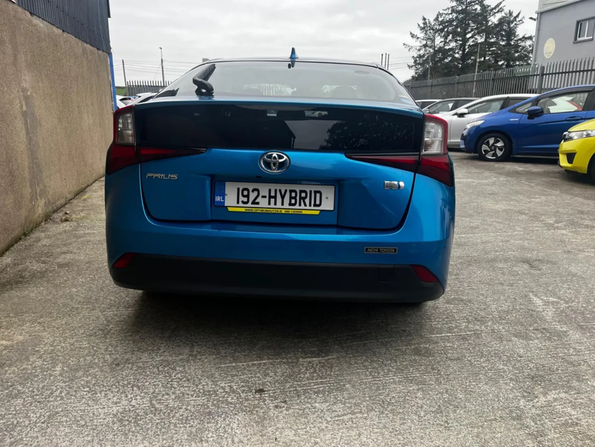 Toyota Prius AUTOMATIC SELF CHARGING HYBRID - Image 3