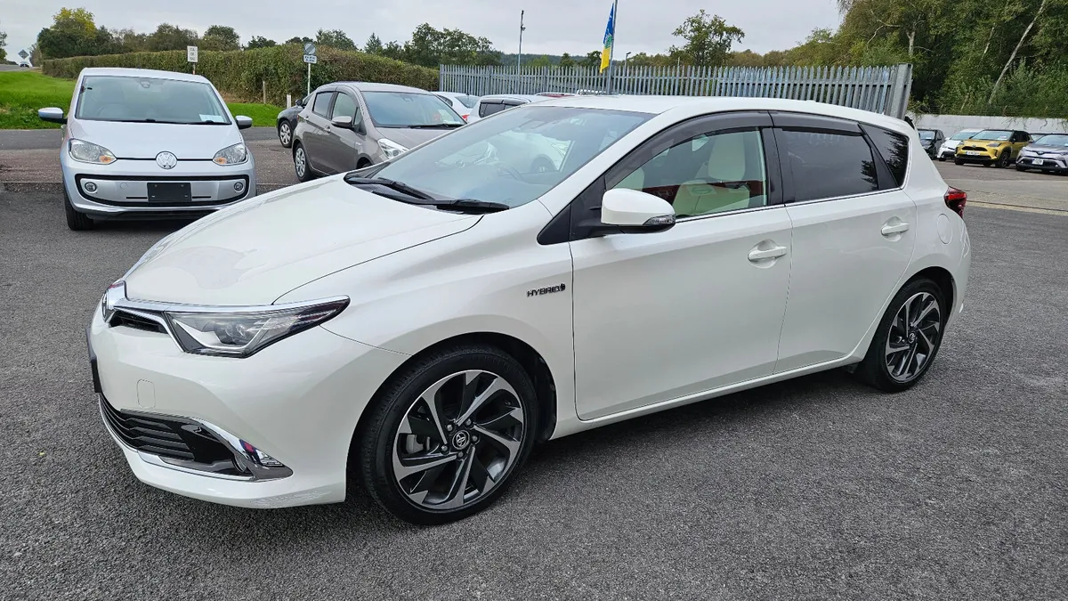 2017 Toyota Auris - Image 3