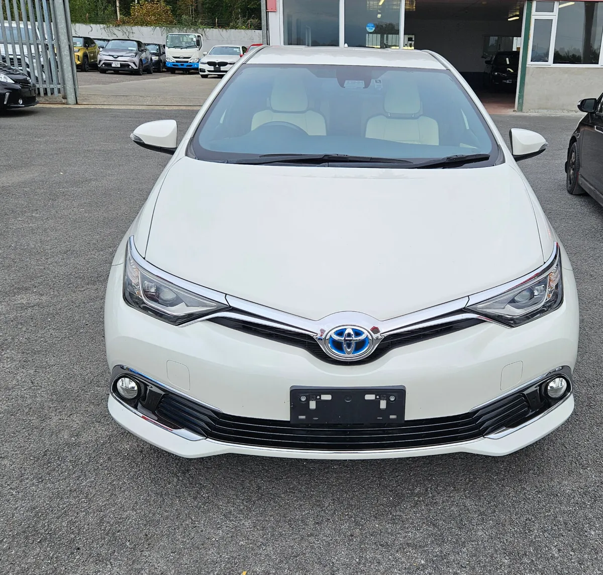 2017 Toyota Auris - Image 2