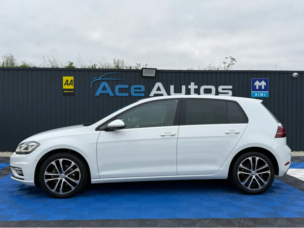 Volkswagen Golf COMFORT - 2.0L DIESEL - AUTO - 12M - Image 4