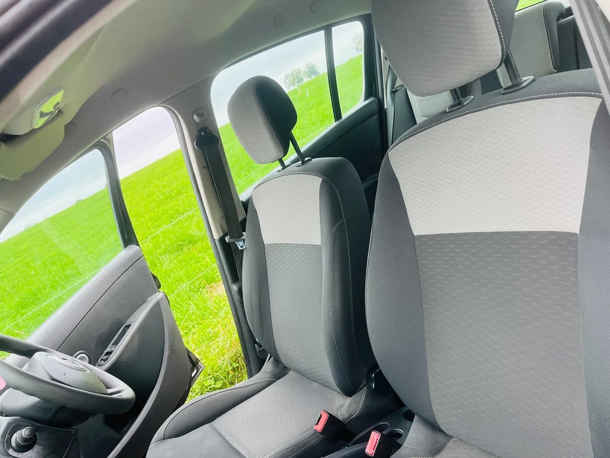 Renault Clio 2010 - Image 3