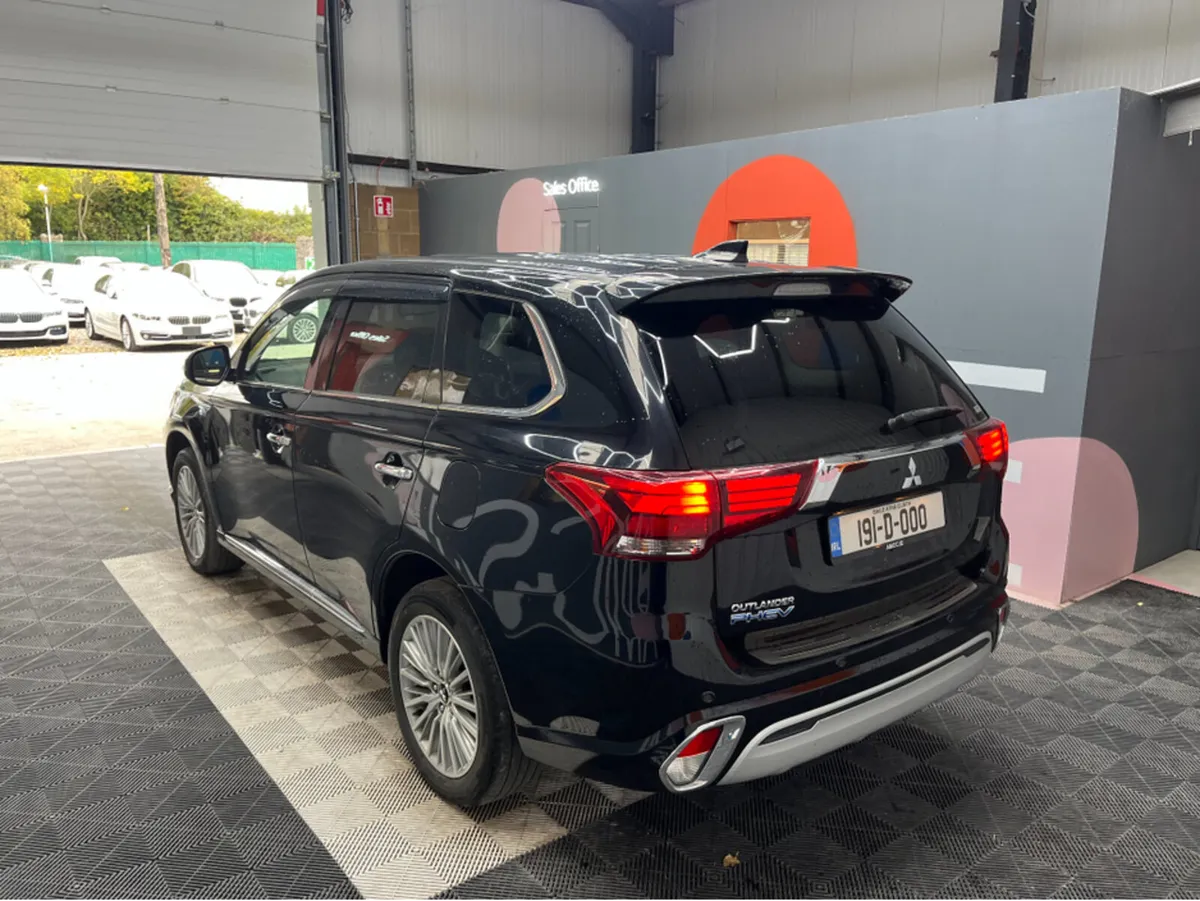 Mitsubishi Outlander €22950! 2019 MITSUBISHI OUTLA - Image 4