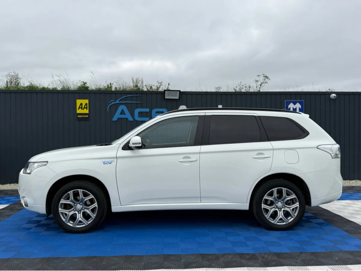 Mitsubishi Outlander PHEV - 2.0L HYBRID - AUTO - 1 - Image 4
