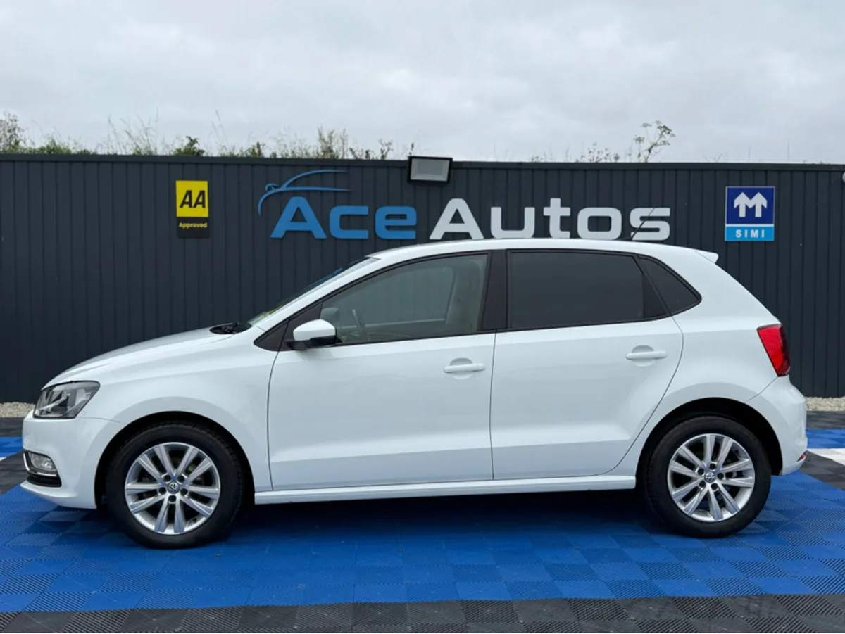 Volkswagen Polo HIGHLINE - 1.2 PETROL - AUTO - 12M - Image 4