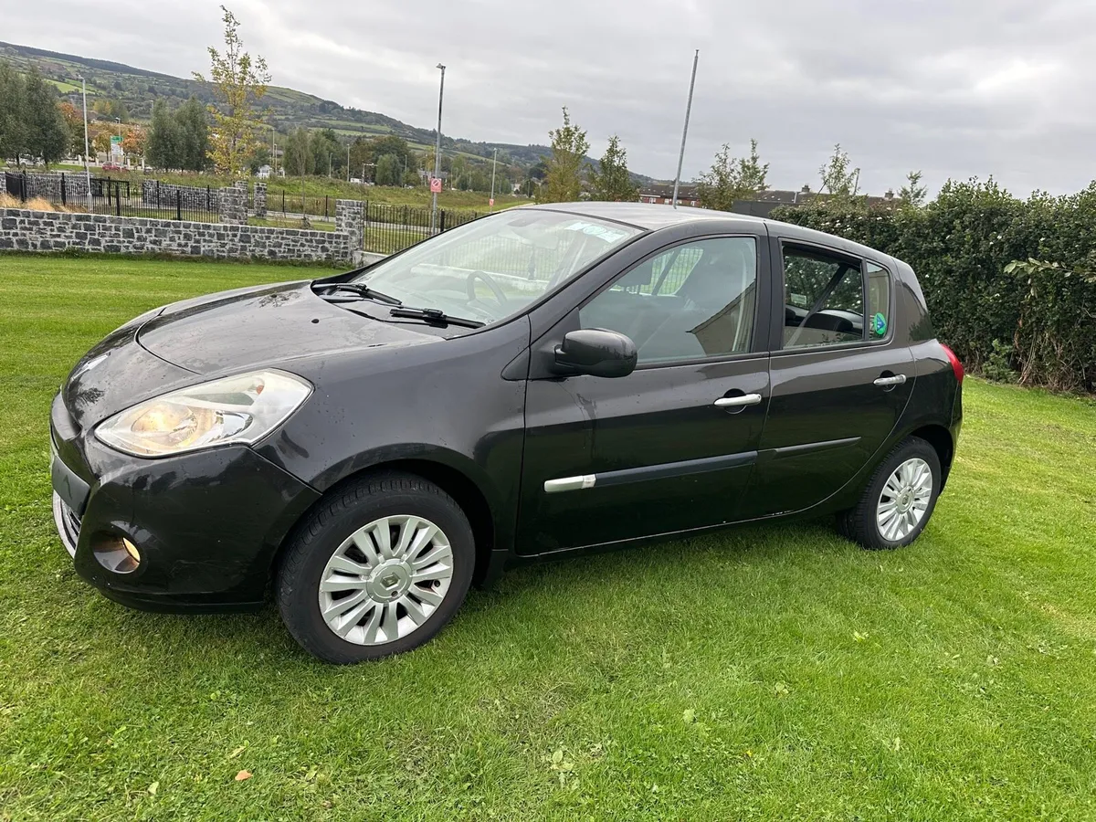 2010 Renault Clio - Image 2