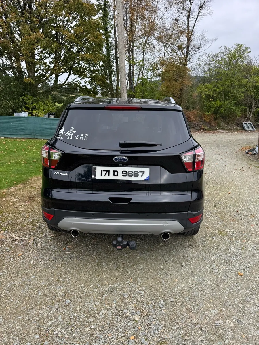 2017 ford kuga awd crew cab very low mileage - Image 4