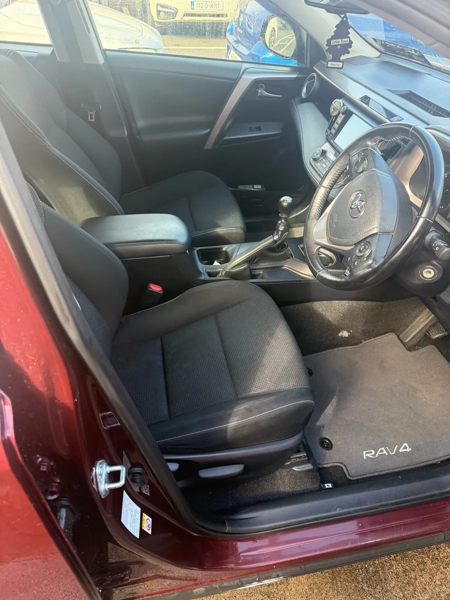 TOYOTA RAV4 - Image 2