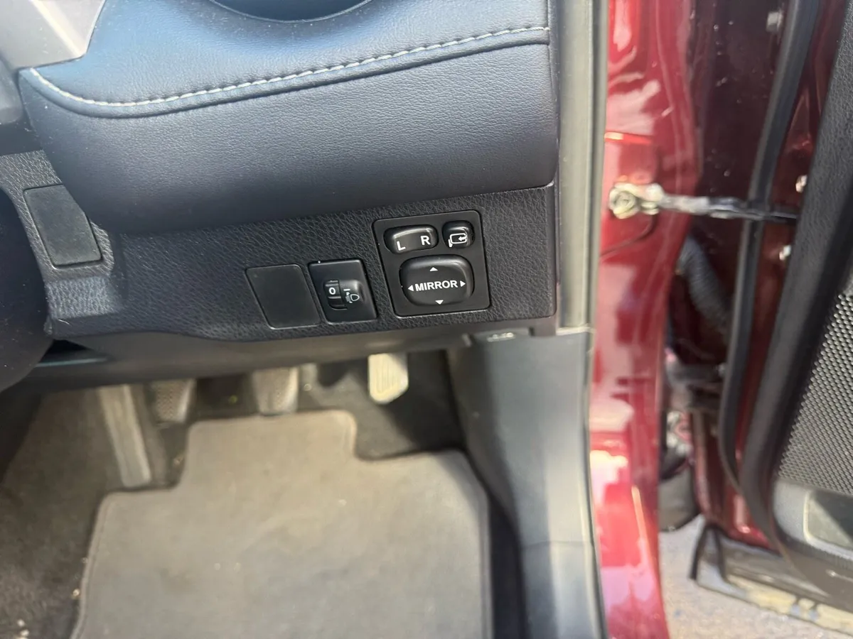 TOYOTA RAV4 - Image 3