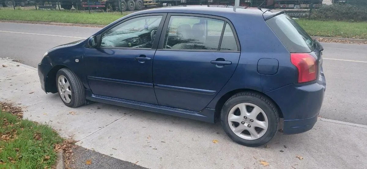 06 toyota corolla hatchback - Image 1