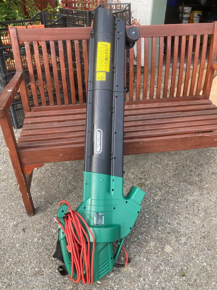 Qualcast electric leaf blower/ suction with bag - Image 2