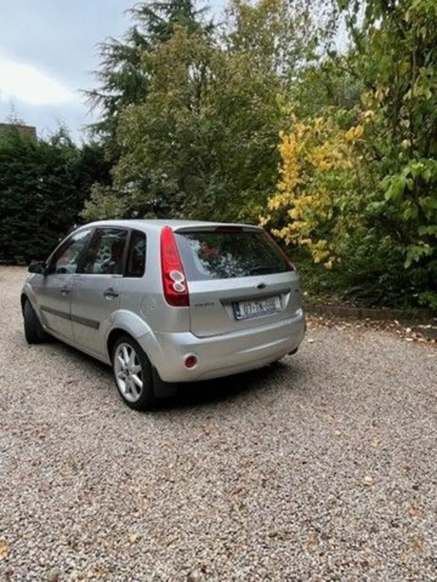 Ford Fiesta 2007 - Image 2