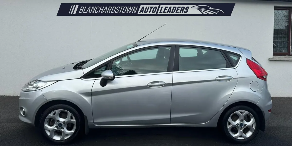 FORD FIESTA TITANIUM 1.25 82PS - Image 2