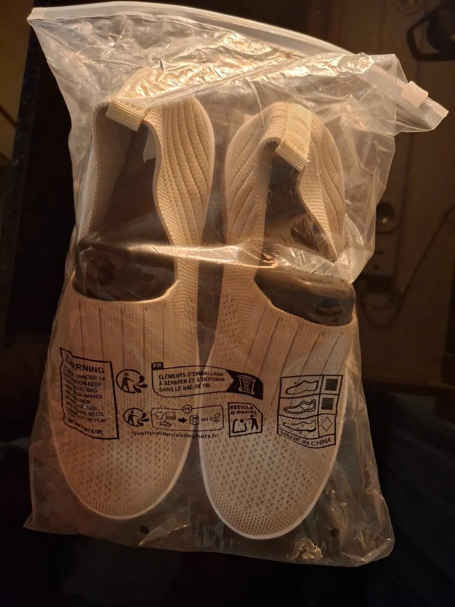 New Lightweight Slip-On Runners / Trainers - Image 3