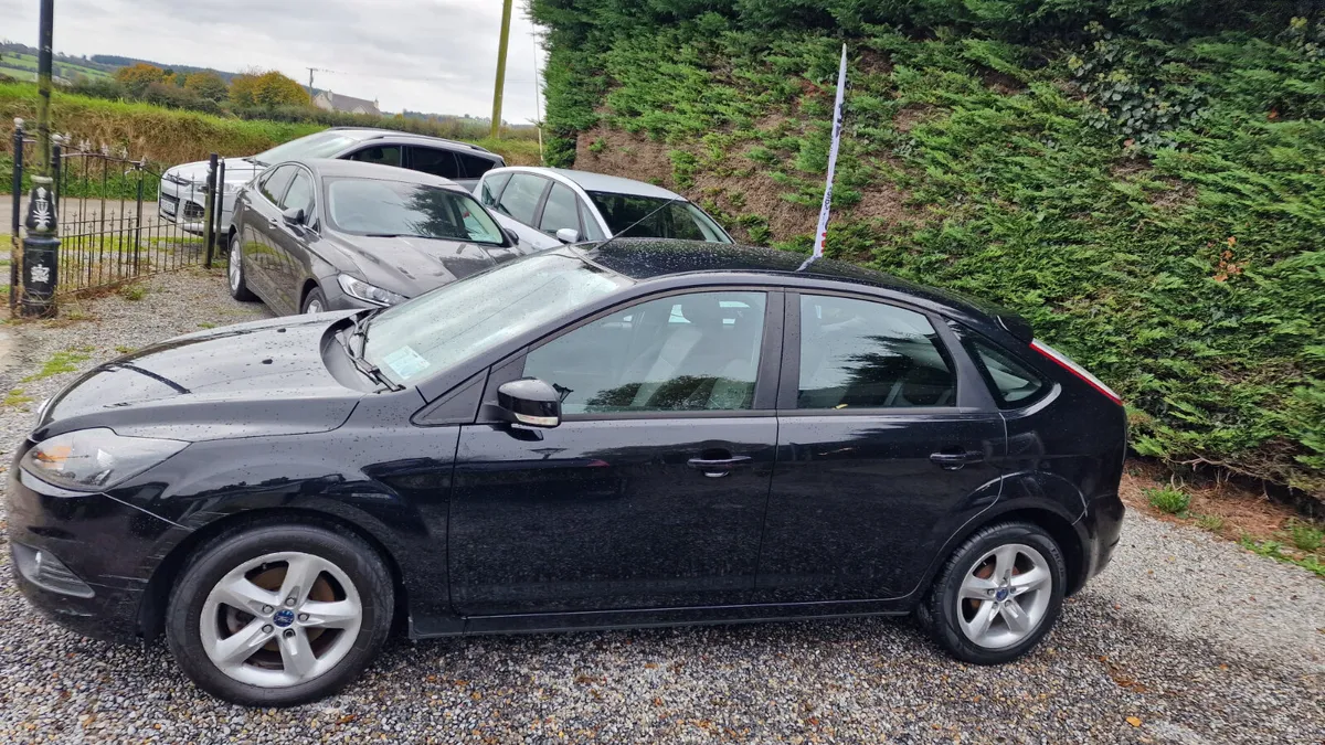 Ford Focus 2010 Low Mileage 1 Owner! - Image 4
