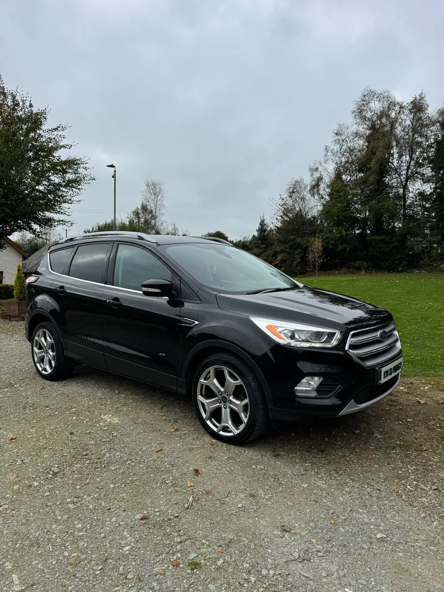 2017 ford kuga awd crew cab very low mileage - Image 1