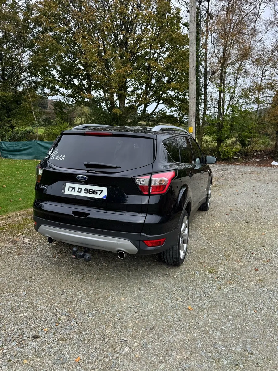 2017 ford kuga awd crew cab very low mileage - Image 3