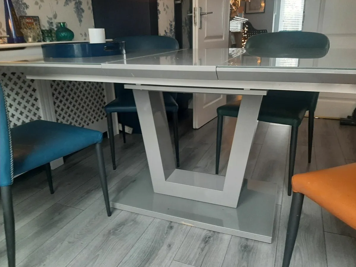 Statement extendable dining table - Image 4